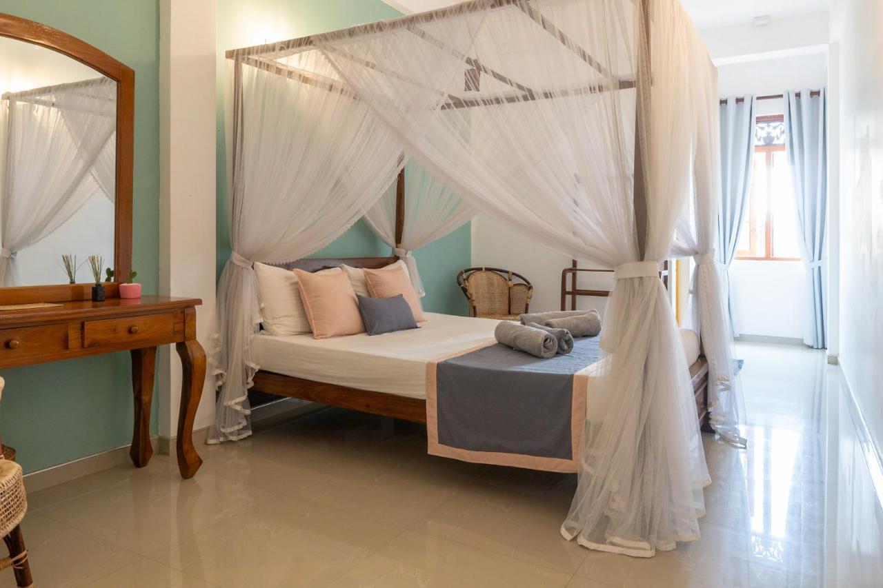 Rise - Bed & Breakfast Велигама Экстерьер фото
