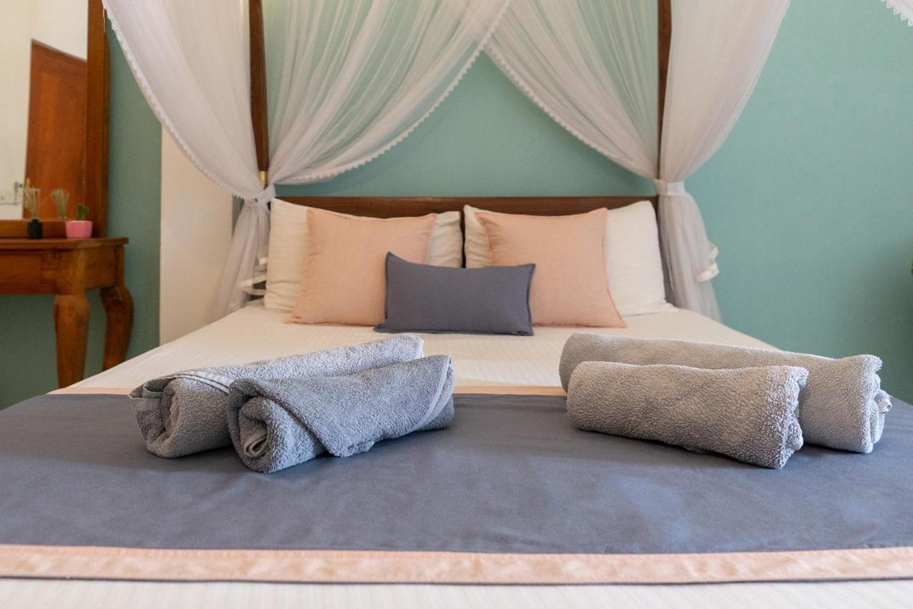 Rise - Bed & Breakfast Велигама Экстерьер фото
