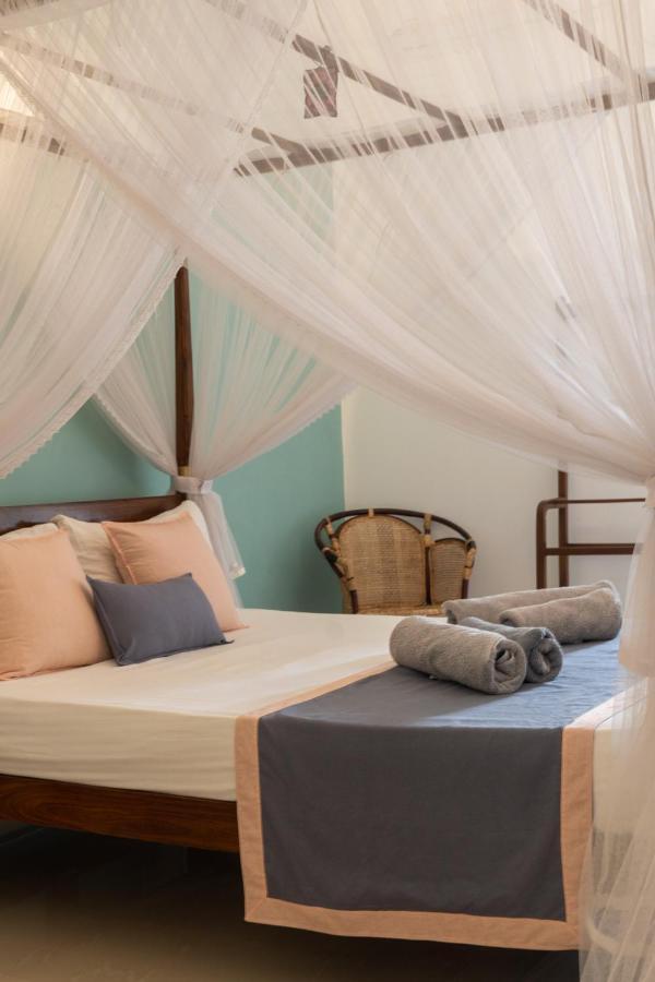 Rise - Bed & Breakfast Велигама Экстерьер фото