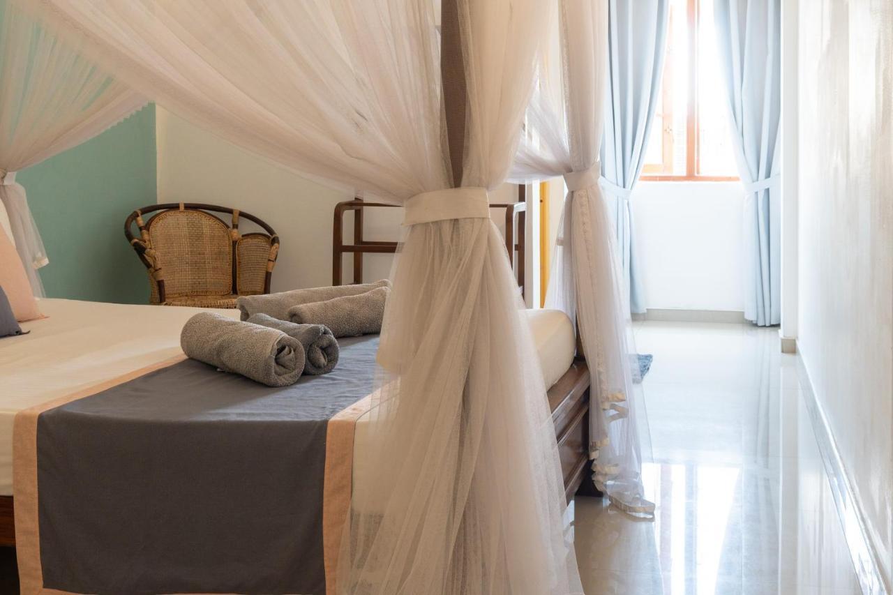 Rise - Bed & Breakfast Велигама Экстерьер фото