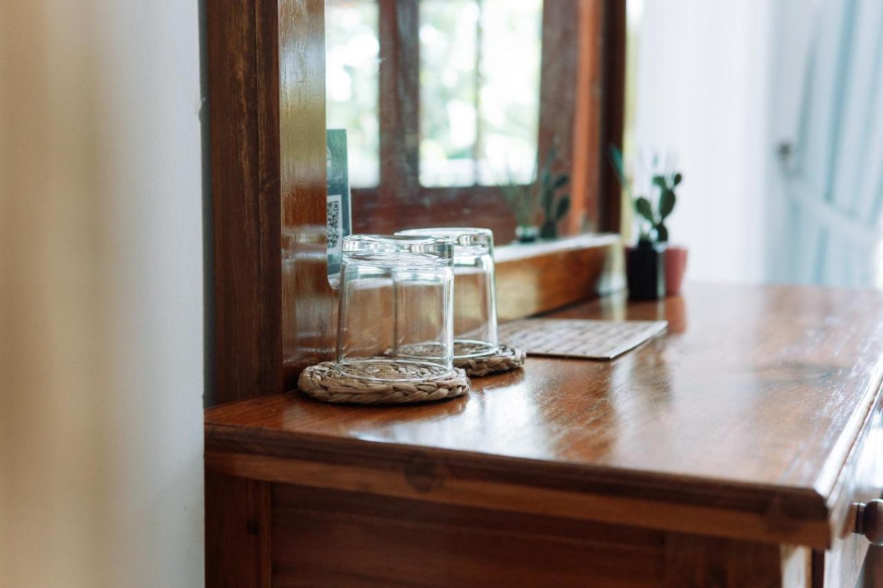 Rise - Bed & Breakfast Велигама Экстерьер фото
